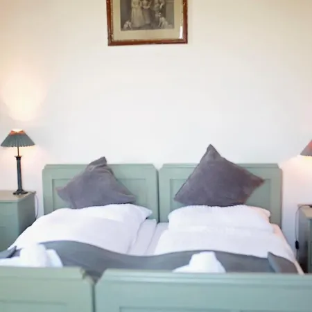 Schloss Gaestehaus 4* 莫斯堡