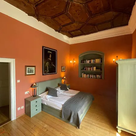 Schloss Gaestehaus فندق موسبرغ