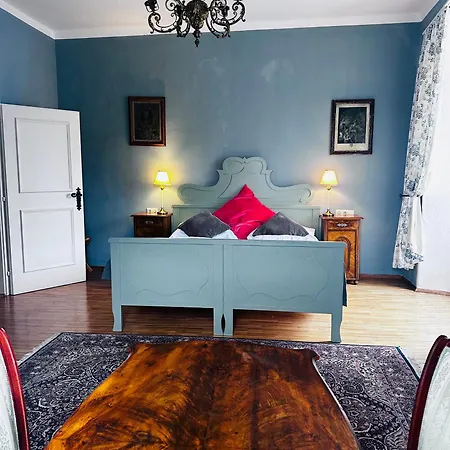 Schloss Gaestehaus 4* 莫斯堡