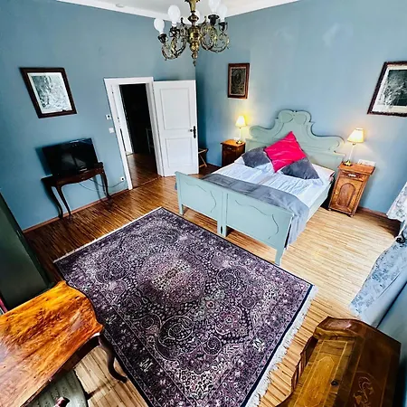 Schloss Gaestehaus 4*