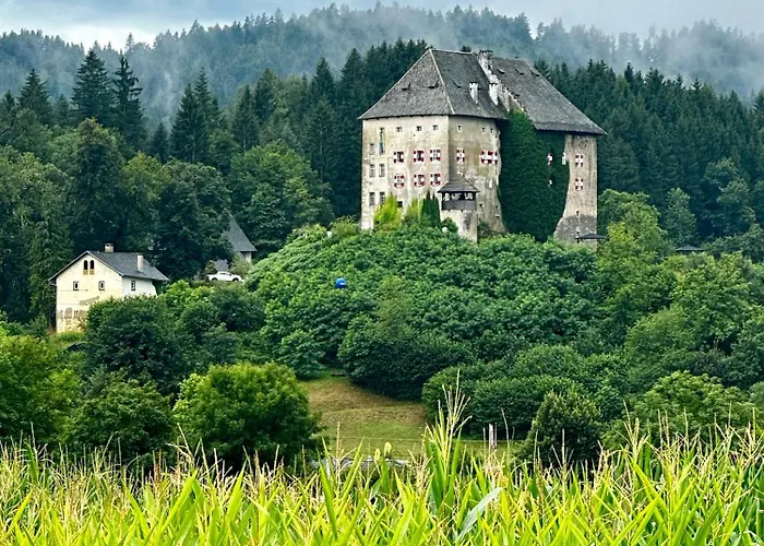 Schloss Gaestehaus Hotel 4*